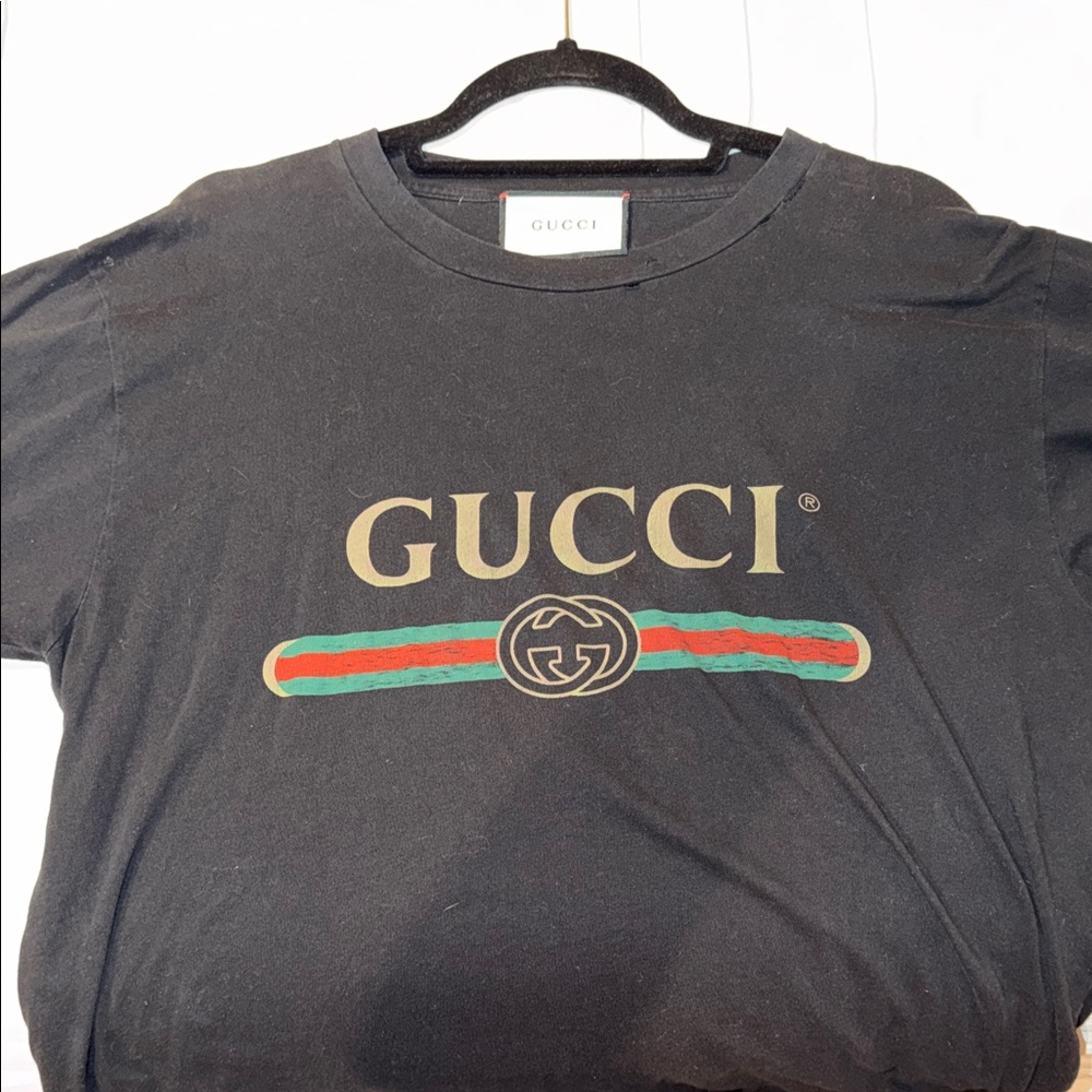 Gucci Graphic Print Crew Neck T-Shirt in Black